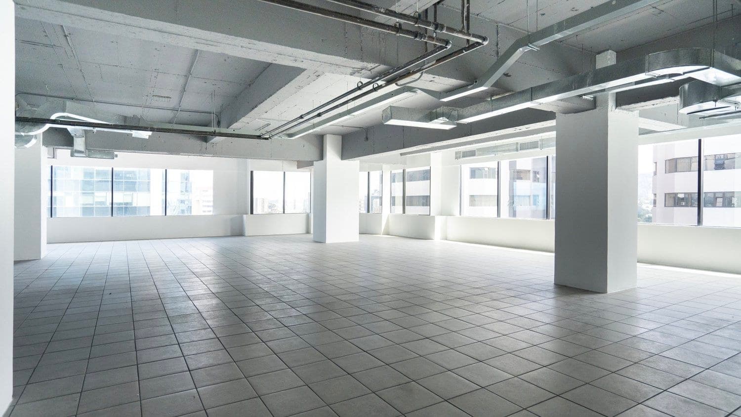 Oficina 145 m2 en Europlaza