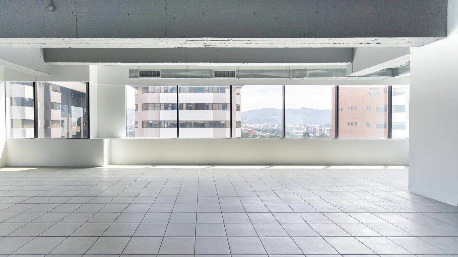 Oficina 477 m2 en Europlaza
